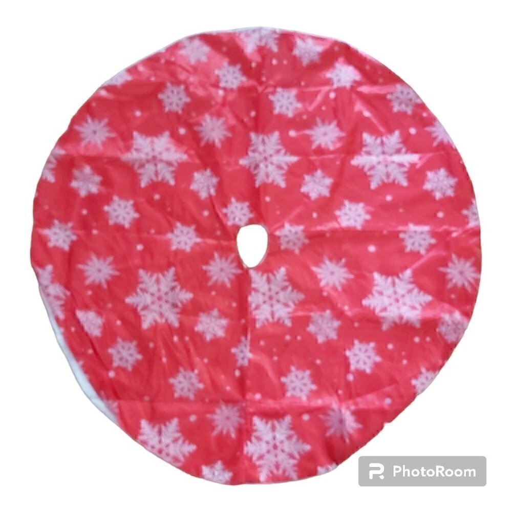 Nwot Large Red Christmas Tree Skirt With White Snowflakes